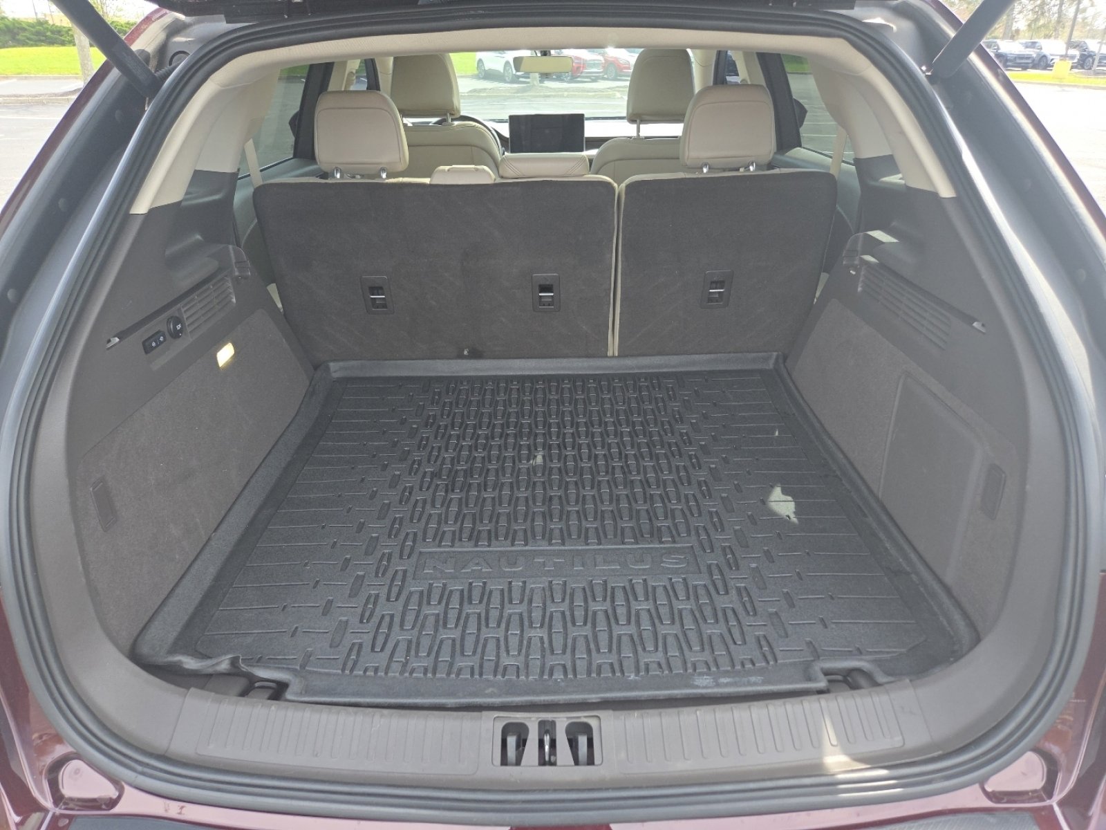 Used 2023 Lincoln Nautilus Reserve image 21