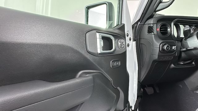New 2026 Jeep Wrangler Unlimited Rubicon AWD/4WD image 17