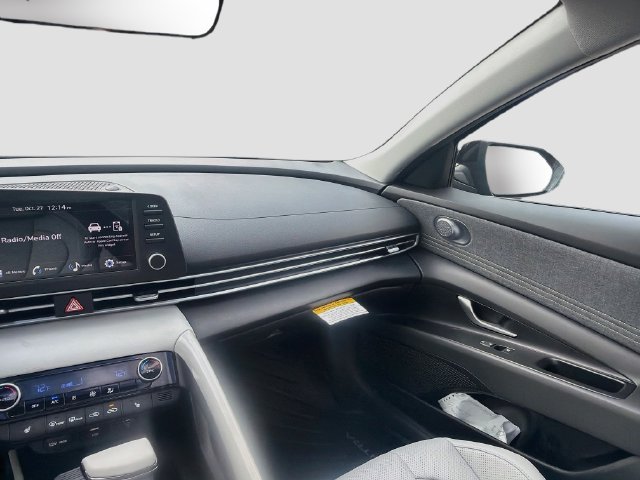 New 2026 Hyundai Elantra SEL Sport FWD image 24