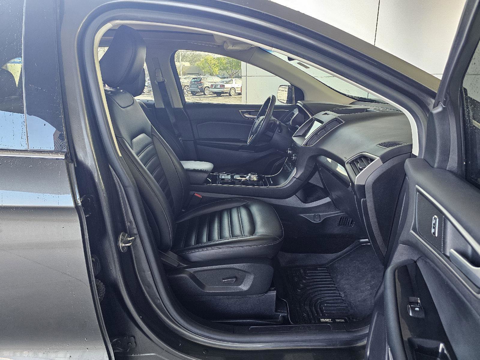 Used 2020 Ford Edge SEL w/ Convenience Package image 12