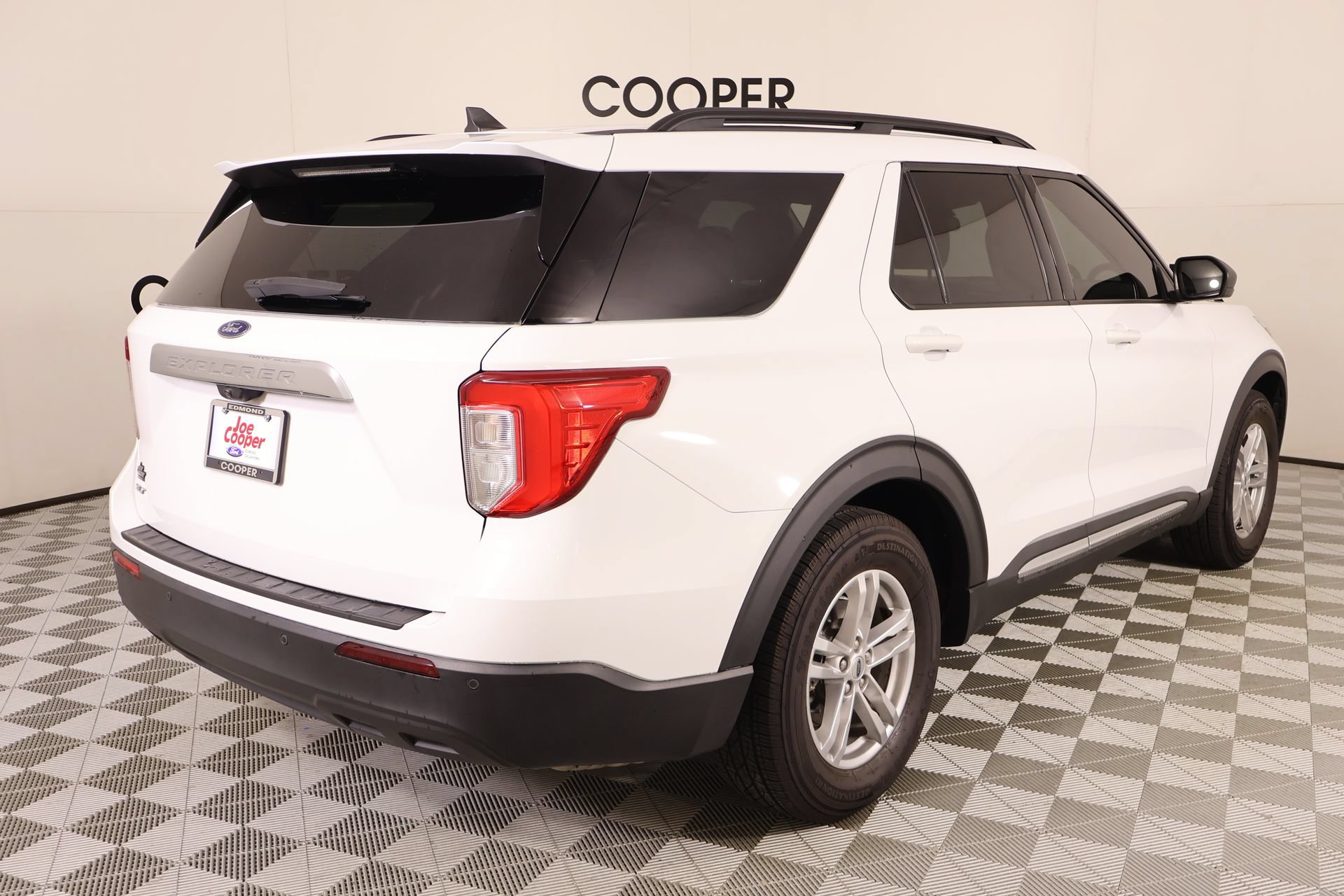 Used 2023 Ford Explorer XLT RWD image 21