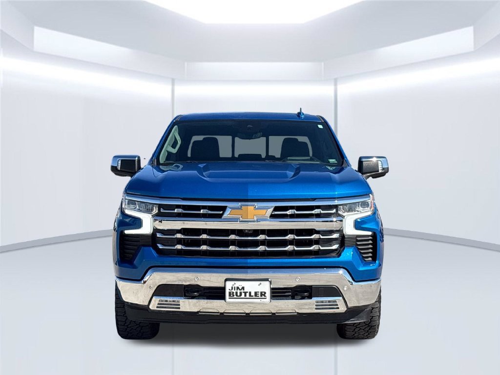 Used 2022 Chevrolet Silverado 1500 LTZ w/ Technology Package AWD/4WD image 12