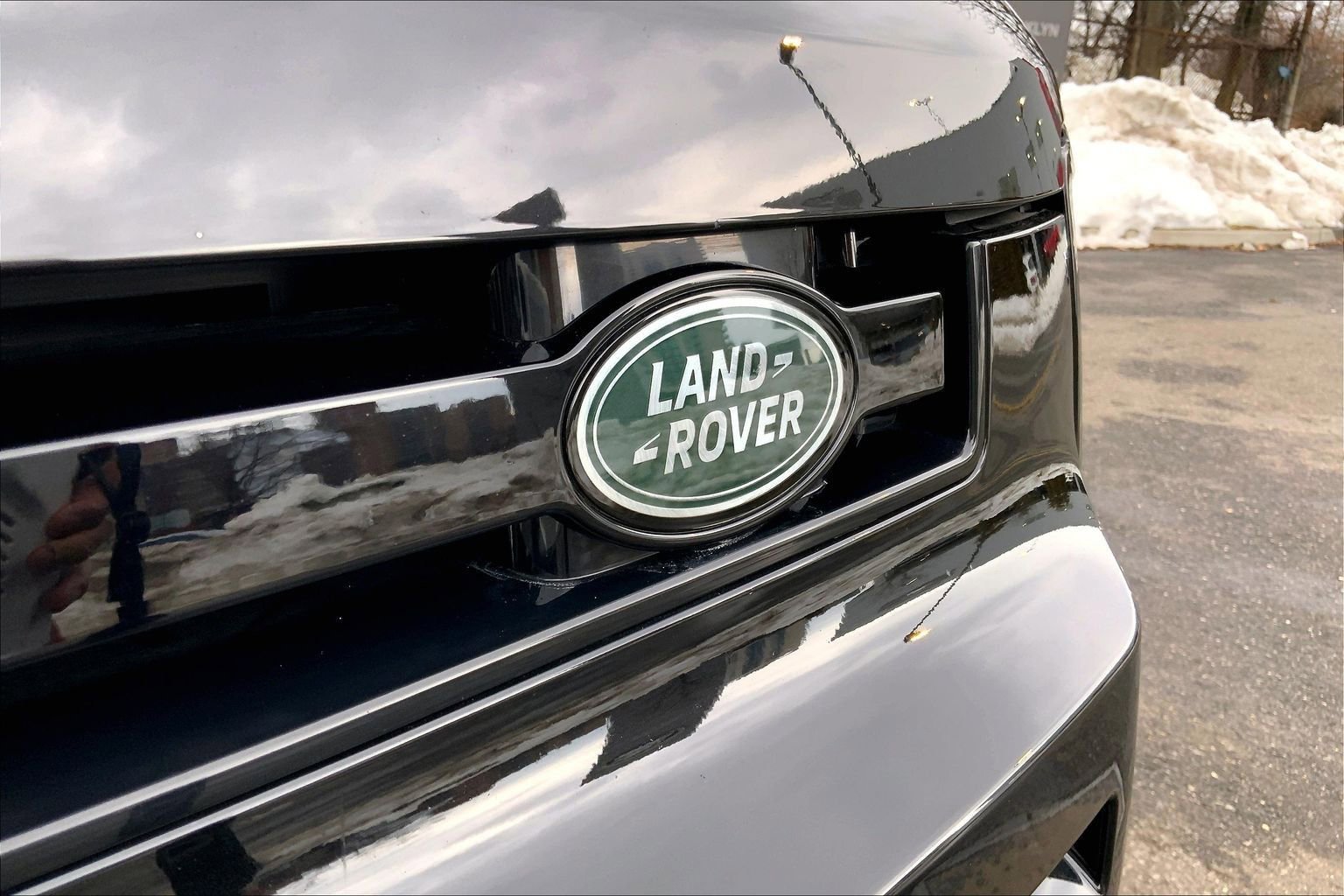 Used 2025 Land Rover Defender 110 S image 31