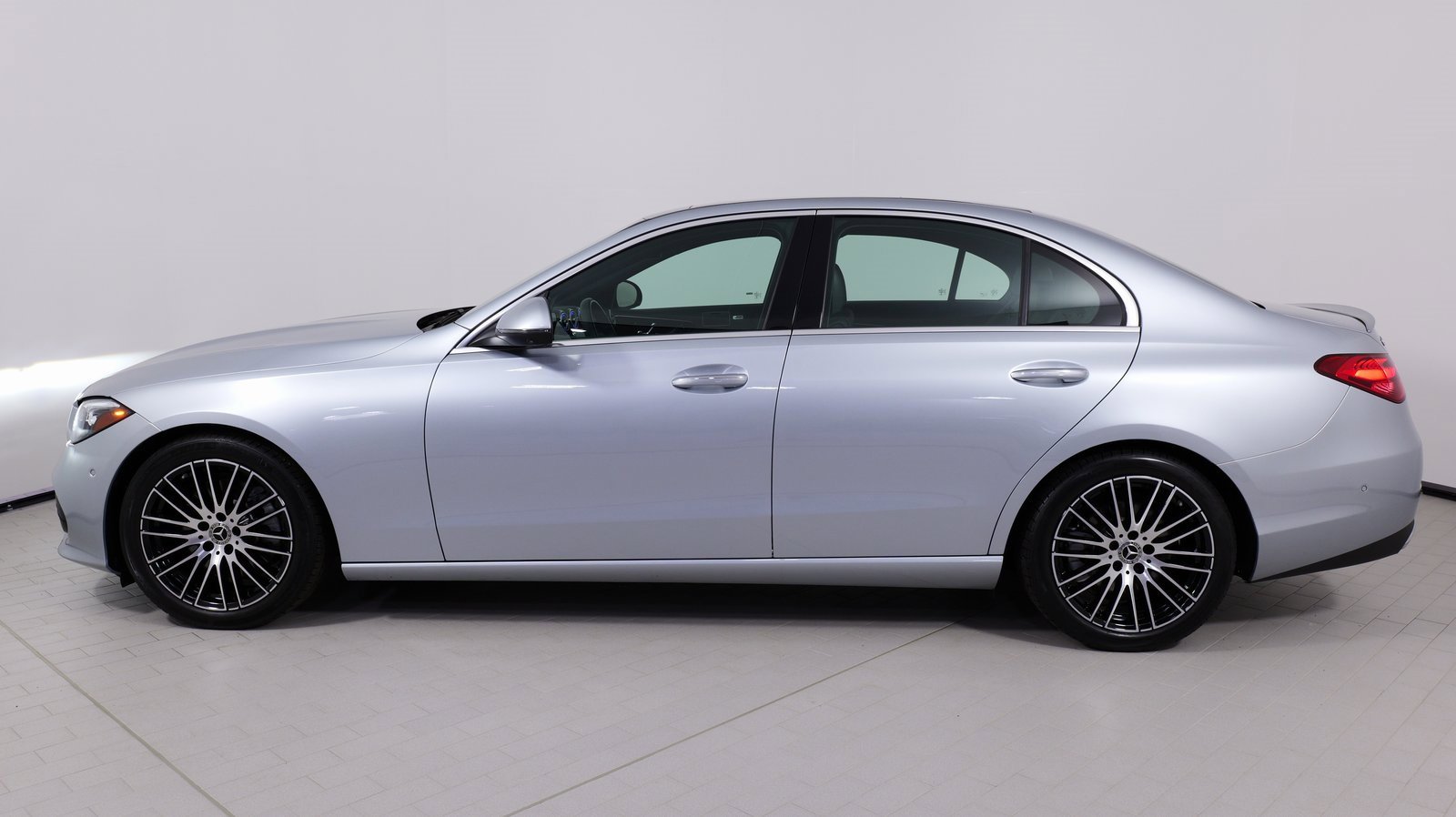 Used 2023 Mercedes-Benz C 300 4MATIC Sedan image 33