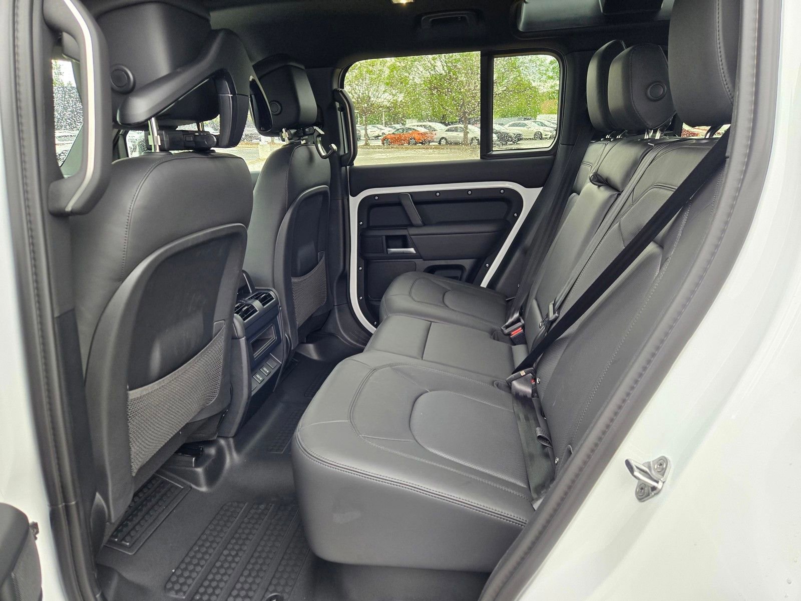 New 2026 Land Rover Defender 110 X-Dynamic SE AWD/4WD image 7