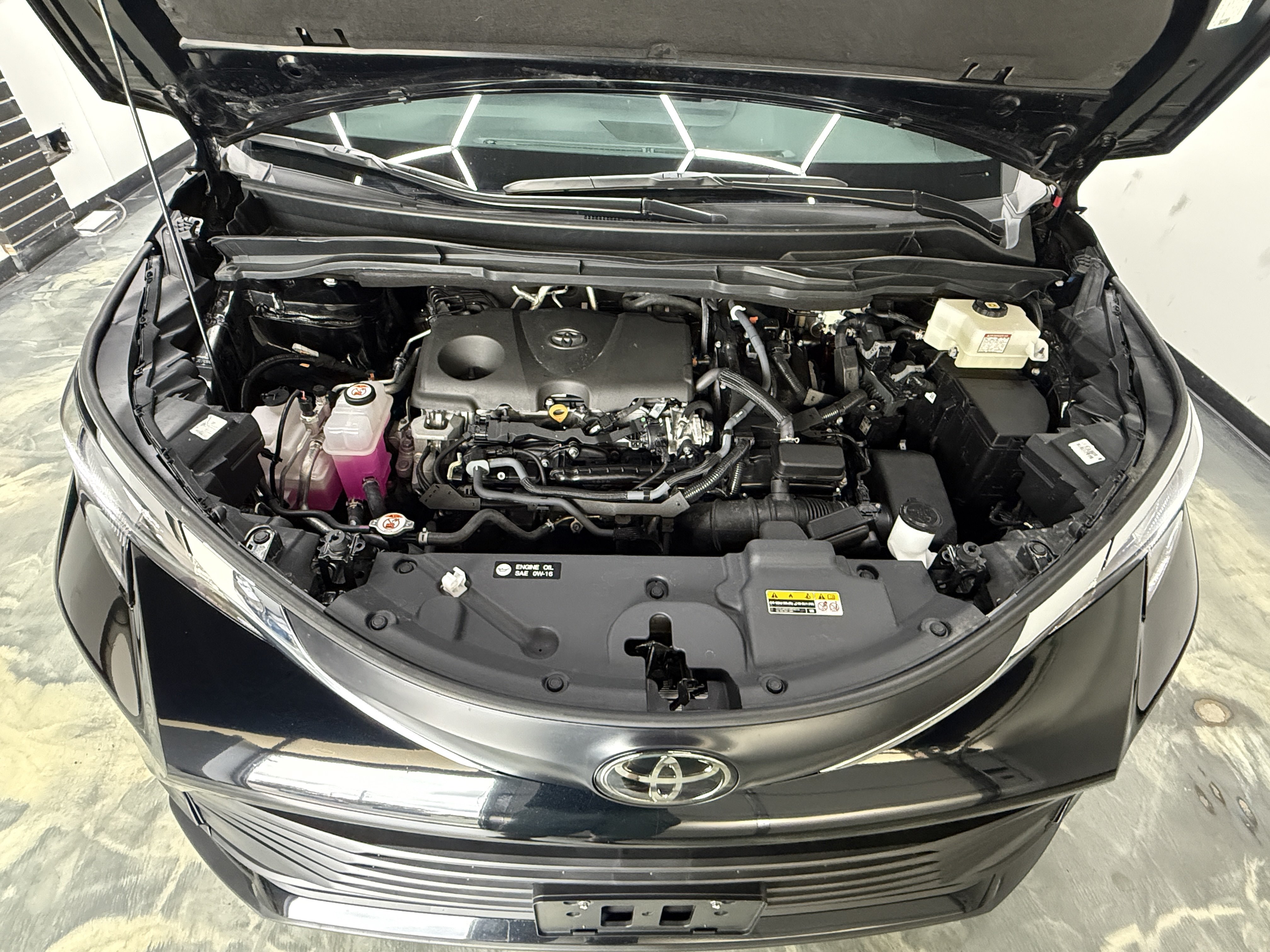 Used 2026 Toyota Sienna XLE FWD image 31