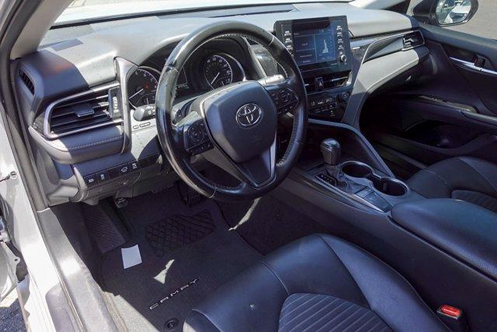 Used 2024 Toyota Camry SE FWD image 9