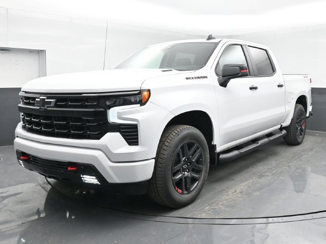 Used 2025 Chevrolet Silverado 1500 RST w/ Redline Edition AWD/4WD image 5