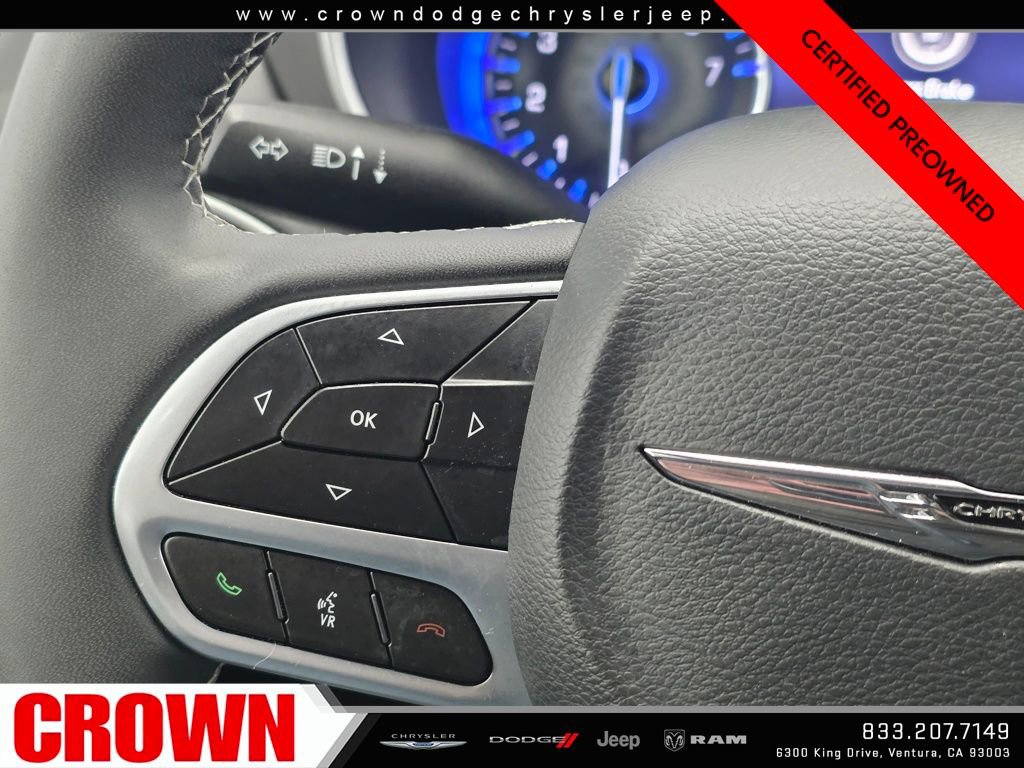 Used 2025 Chrysler Pacifica Select image 24