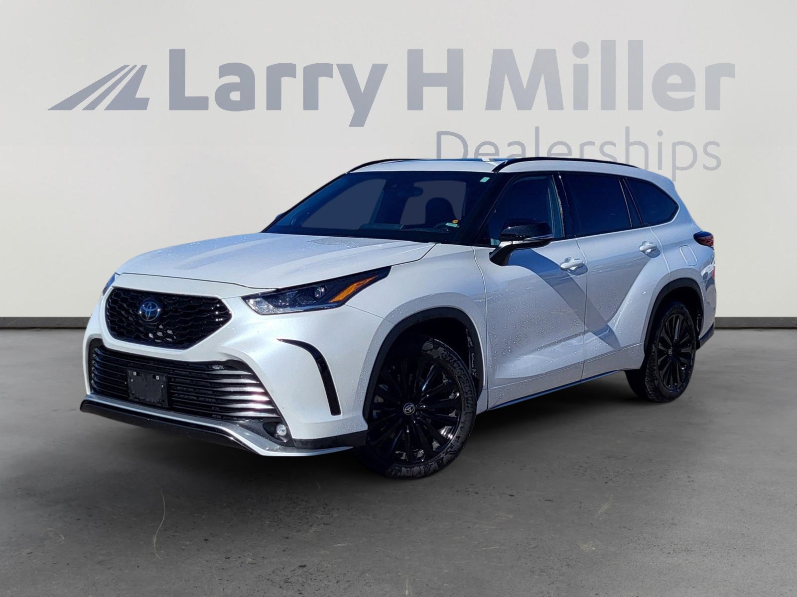 Certified 2025 Toyota Highlander XSE video 1