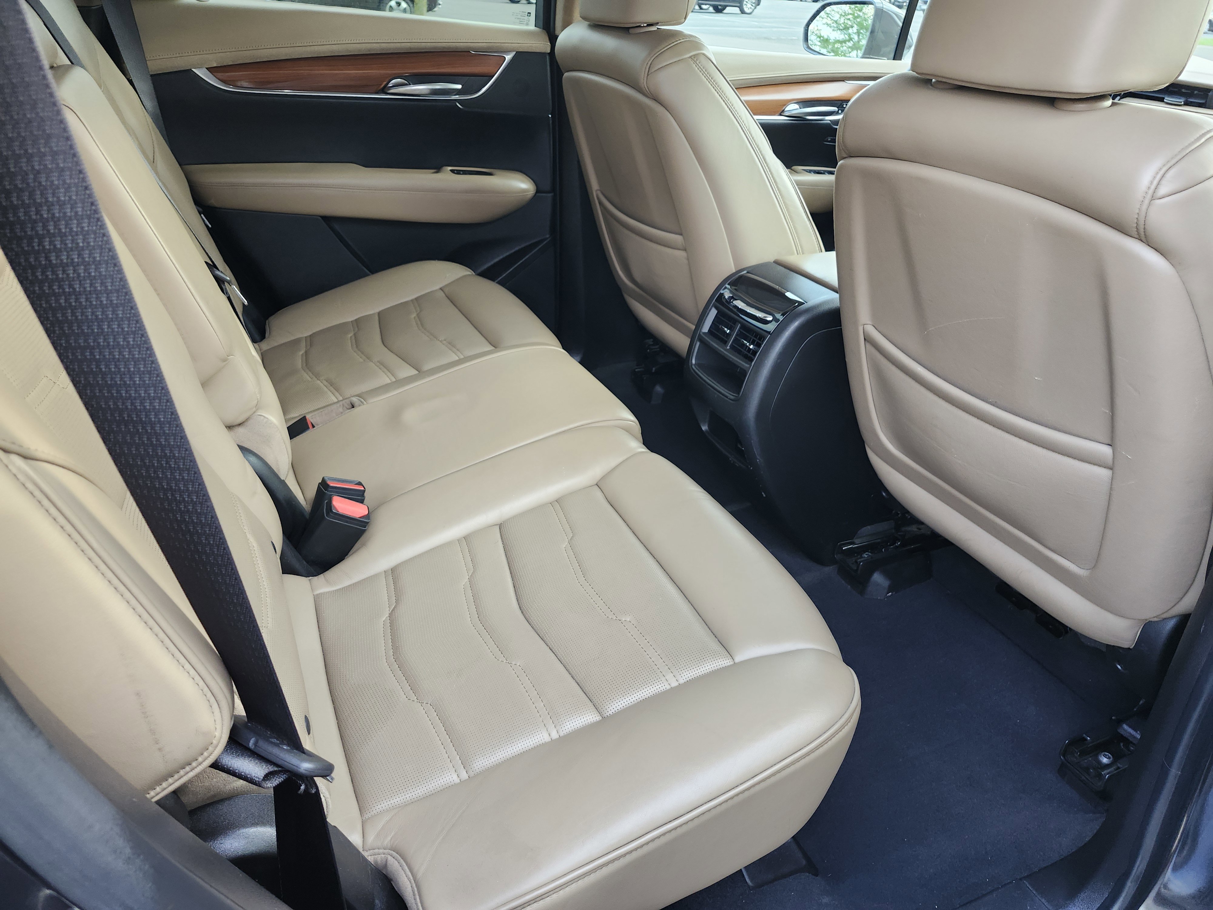 Used 2017 Cadillac XT5 Platinum AWD/4WD image 24