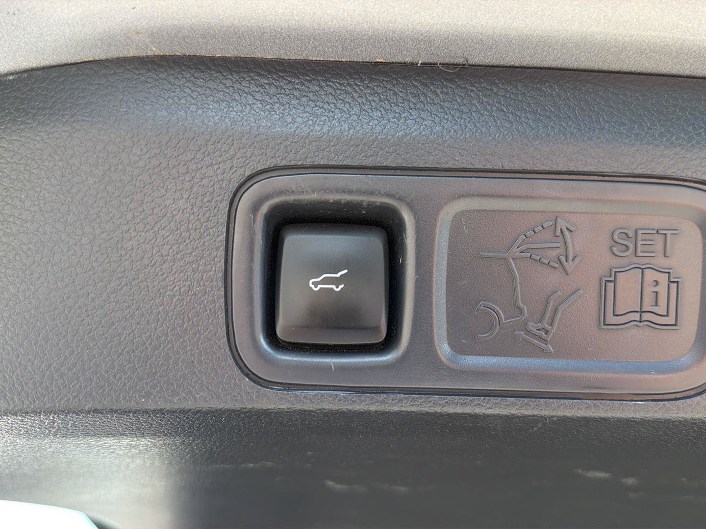 Used 2024 Ford Expedition Limited RWD image 40