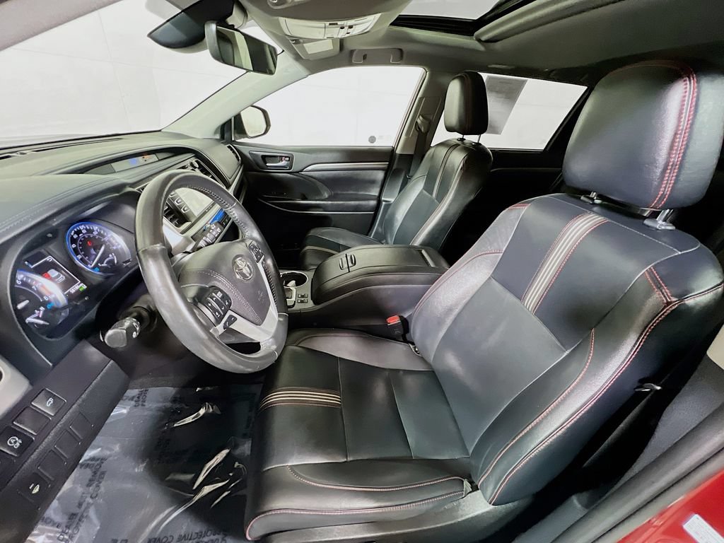 Certified 2019 Toyota Highlander SE AWD/4WD image 18