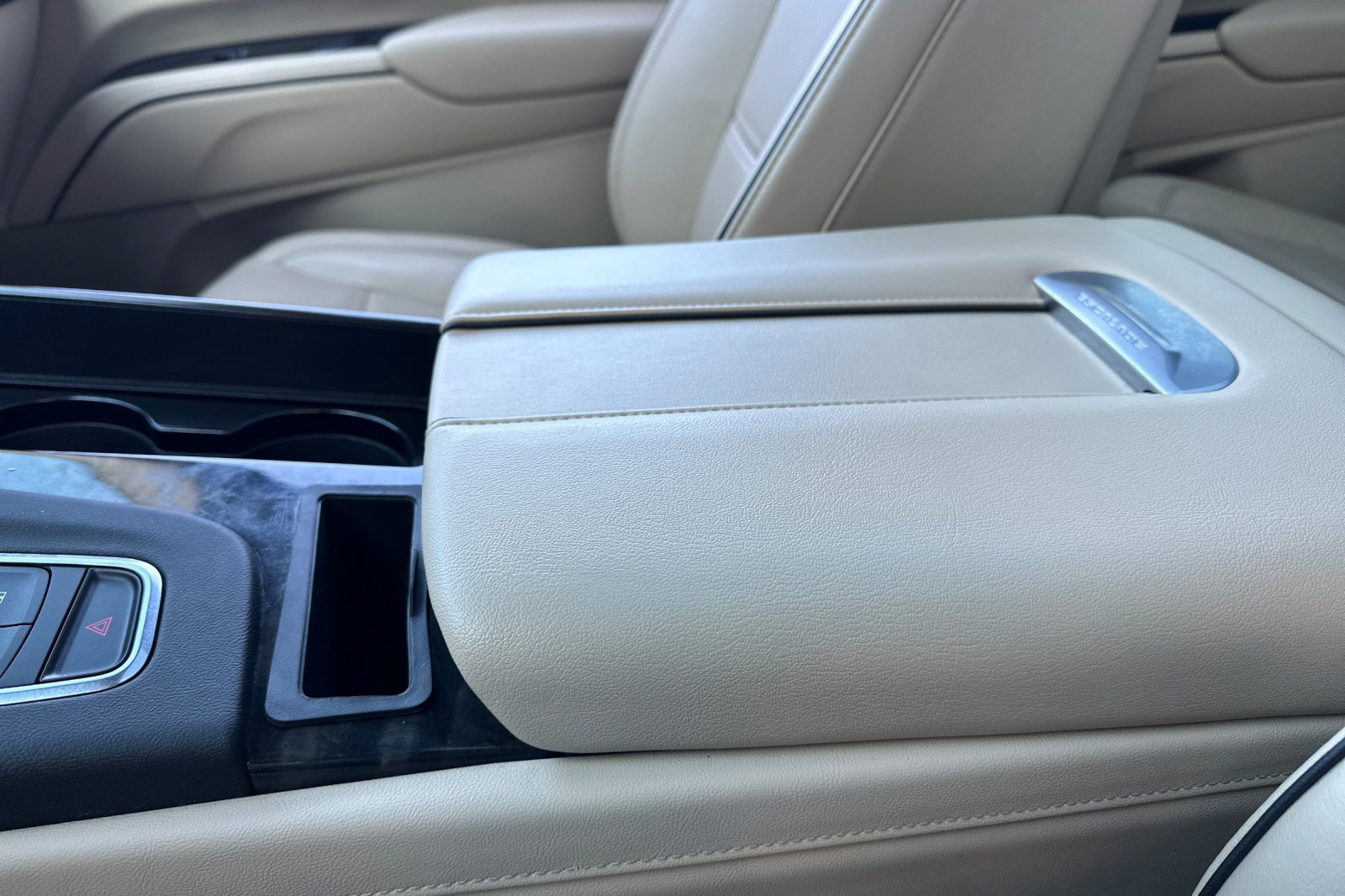 Certified 2024 Cadillac Escalade Premium Luxury image 31