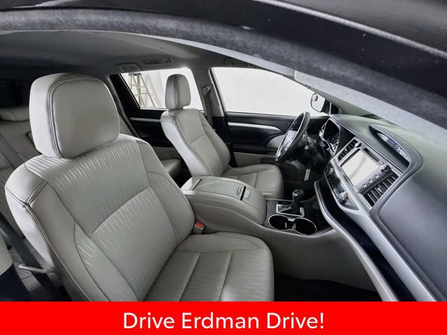 Certified 2018 Toyota Highlander Plus AWD/4WD image 24