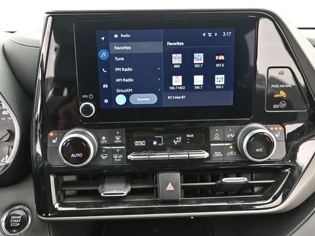 Certified 2023 Toyota Highlander XLE image 30