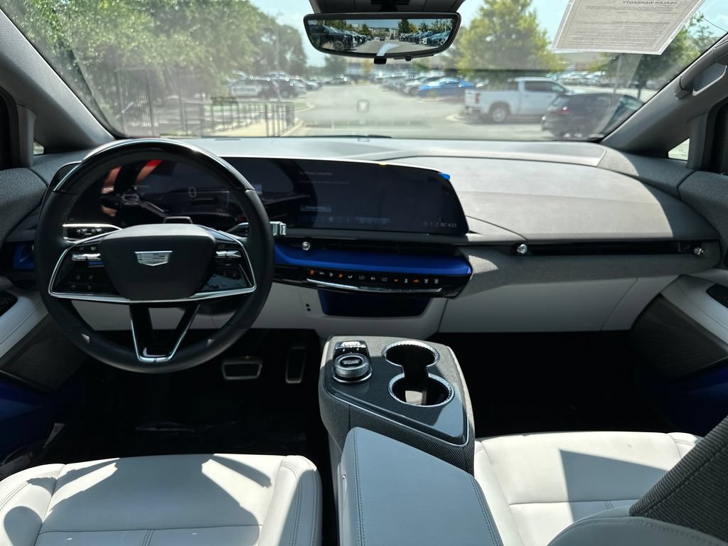 Used 2025 Cadillac Optiq Sport 1 AWD/4WD image 29