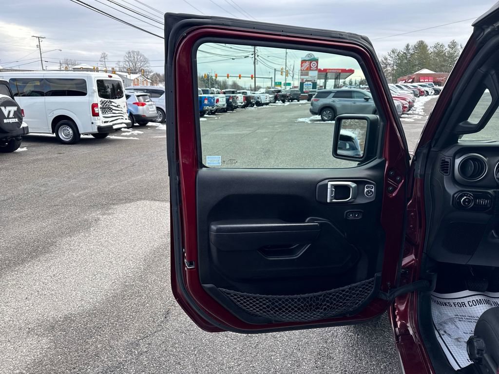 Used 2022 Jeep Gladiator Sport image 11