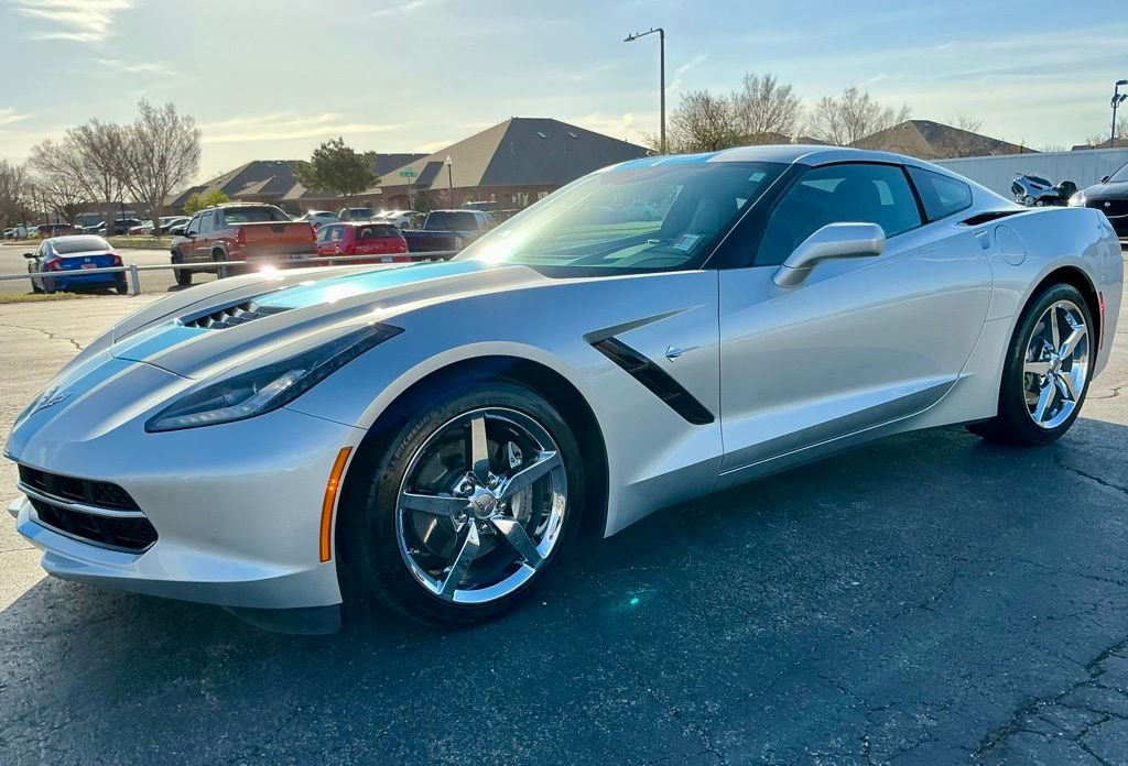 Used 2014 Chevrolet Corvette Base w/ 3LT Preferred Equipment Group image 9