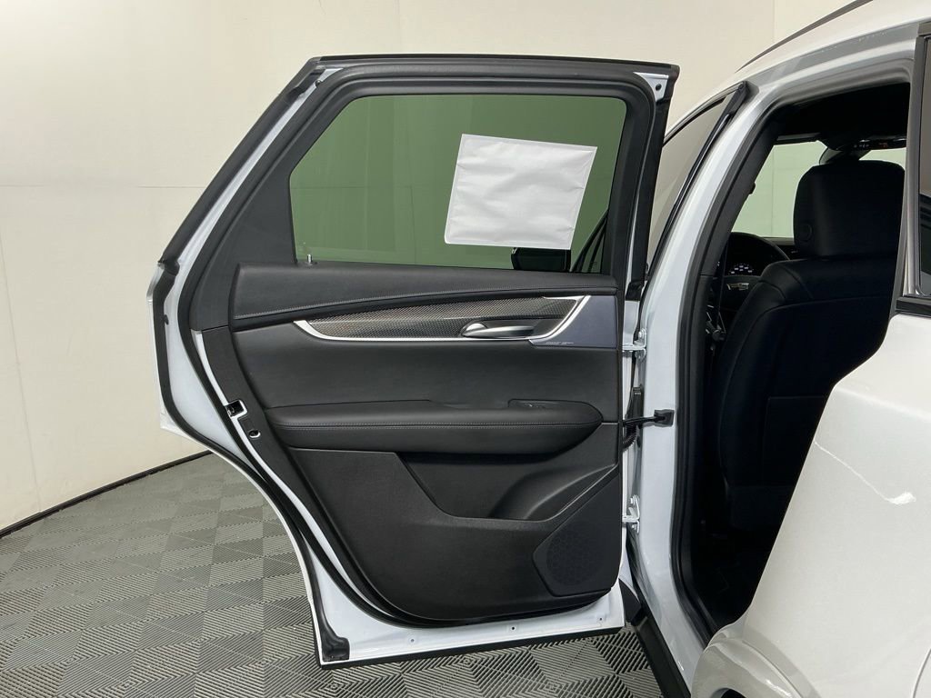 Used 2025 Cadillac XT5 Sportv w/ Technology Package AWD/4WD image 25