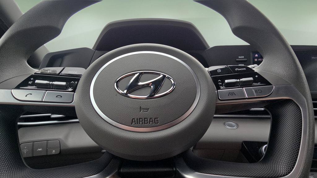 Certified 2023 Hyundai Elantra SEL FWD image 11