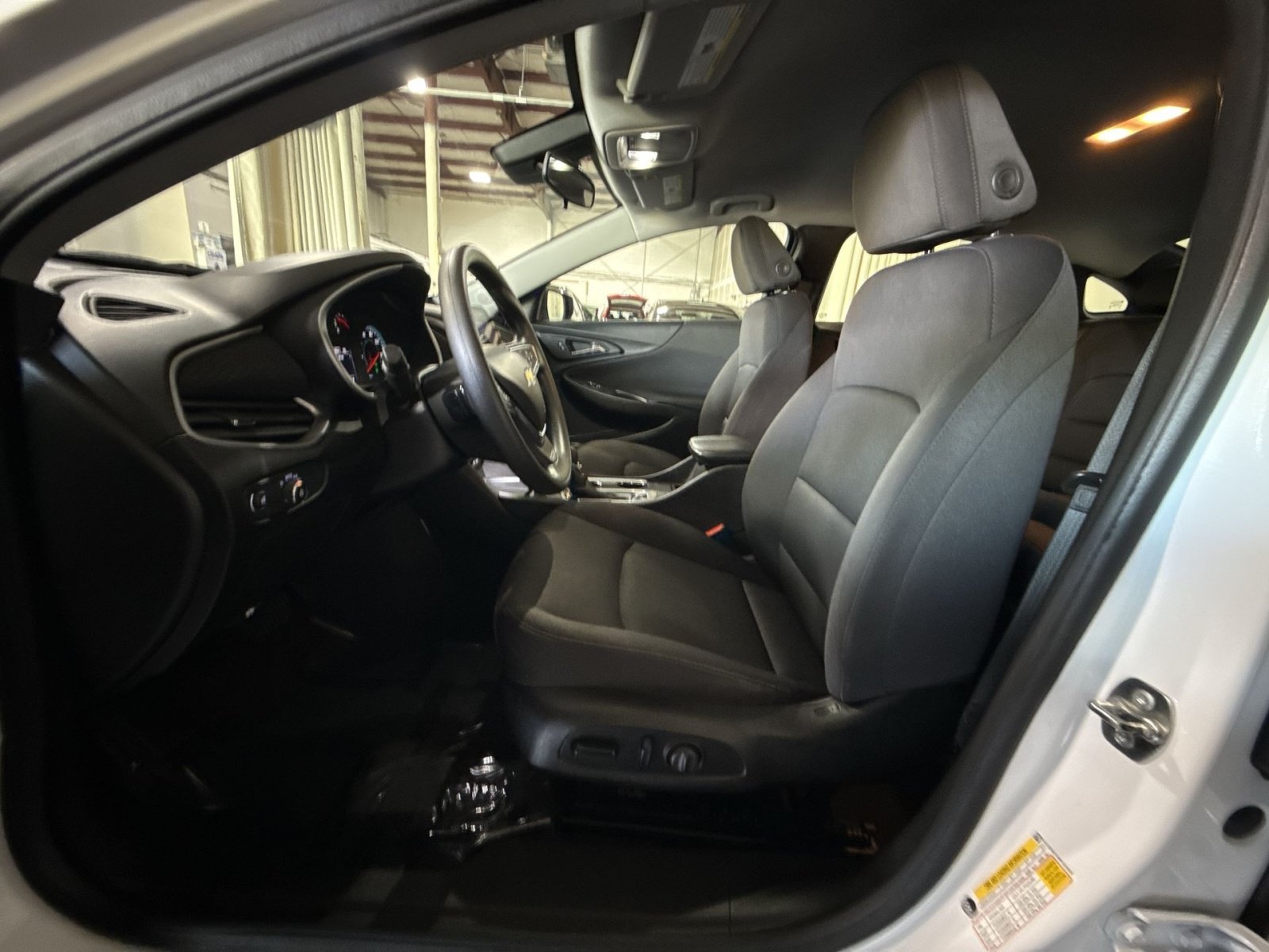 Used 2024 Chevrolet Malibu LT FWD image 13