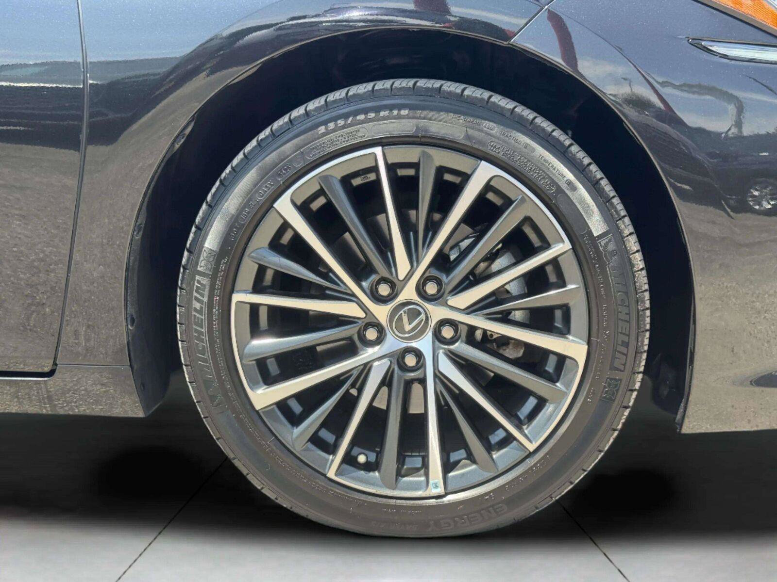 Used 2024 Lexus ES 350 w/ Premium Package FWD image 62