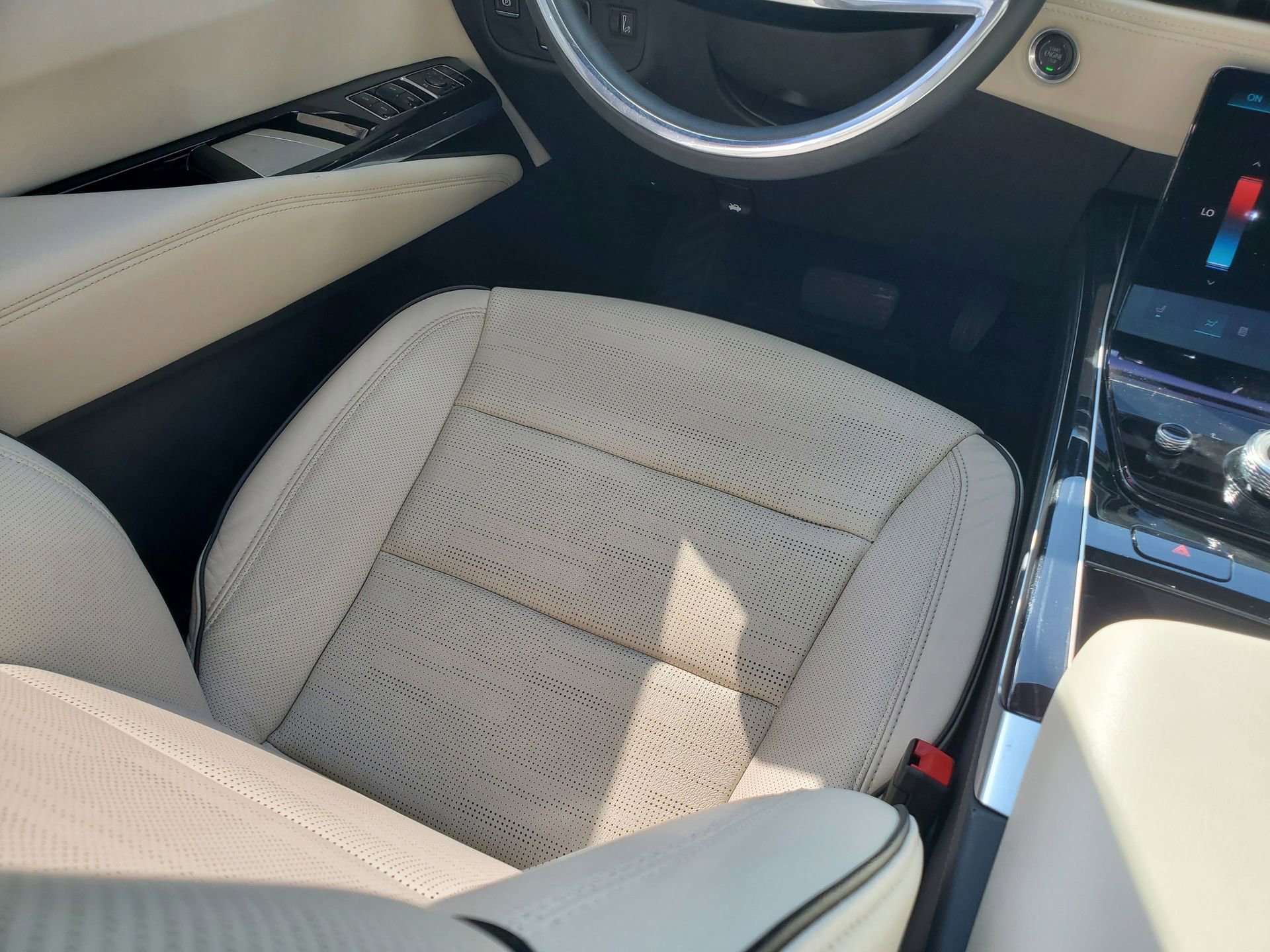 Used 2025 Cadillac Escalade Sport w/ Touring Package image 17