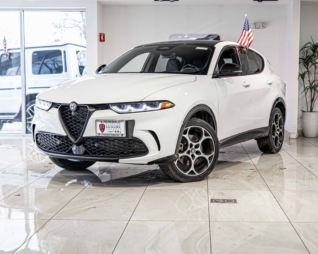 New 2025 Alfa Romeo Tonale w/ Premium Package