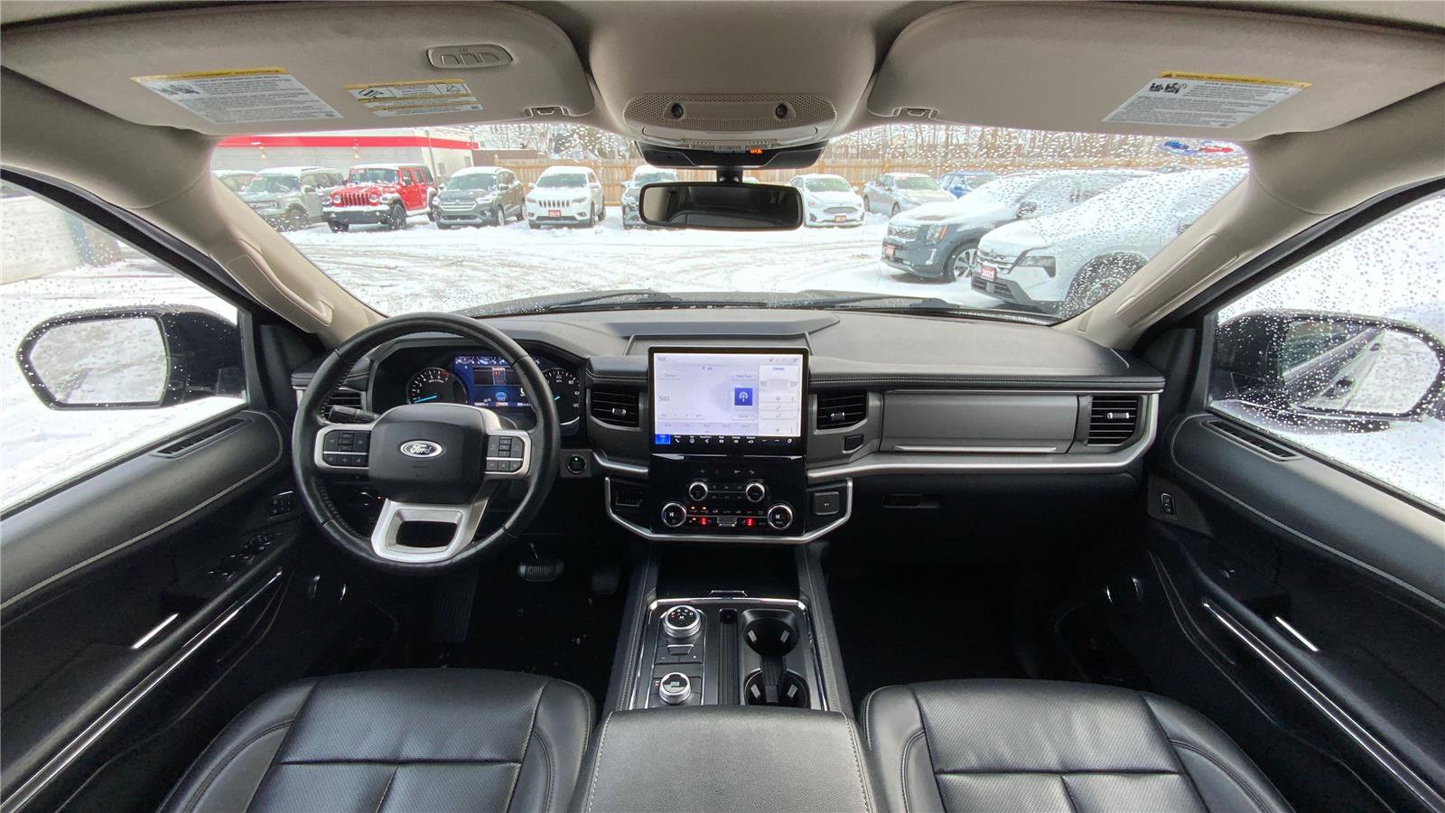 Used 2024 Ford Expedition XLT AWD/4WD image 32