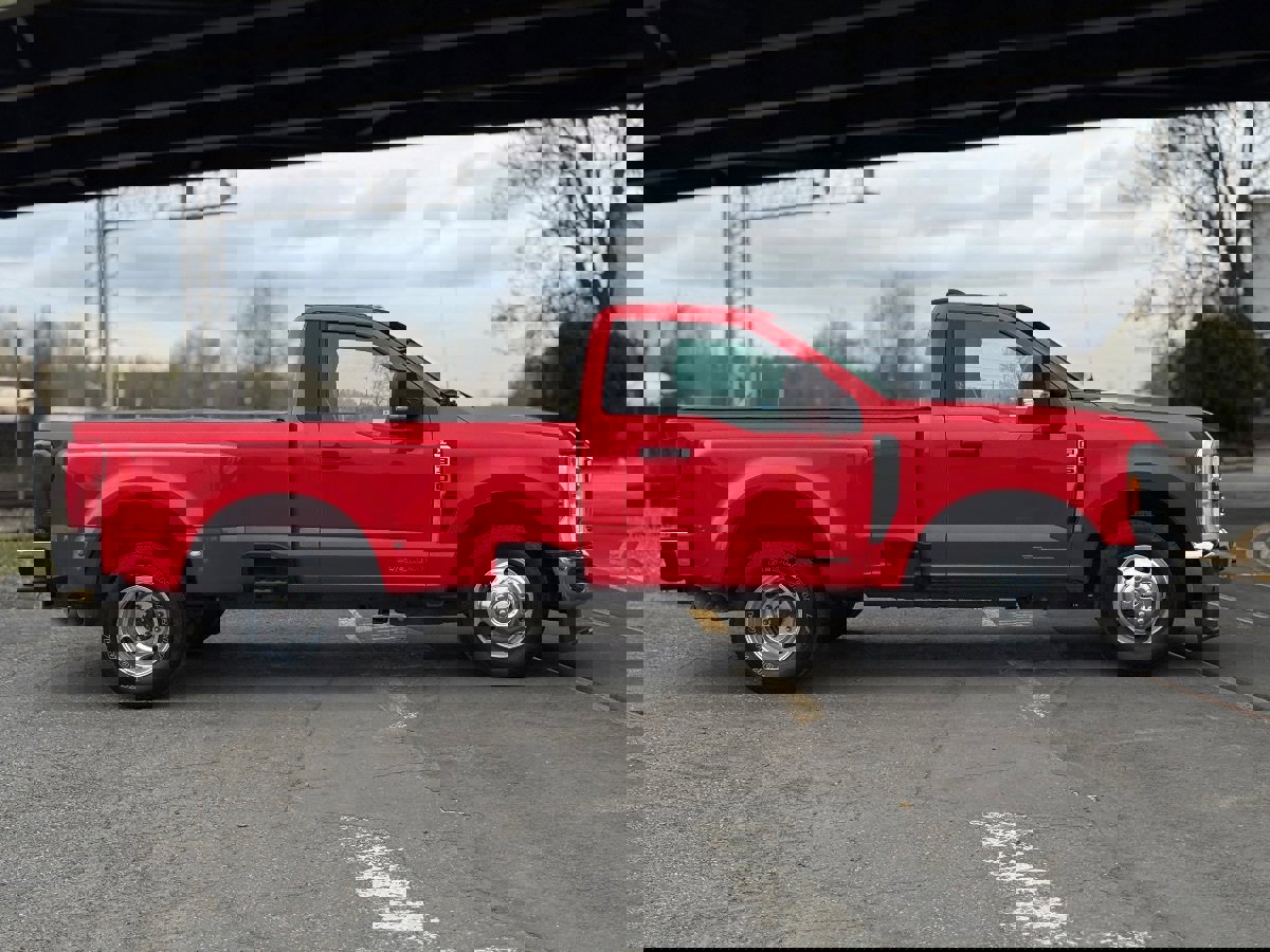 Used 2023 Ford F350 XL w/ XL Chrome Package RWD image 2