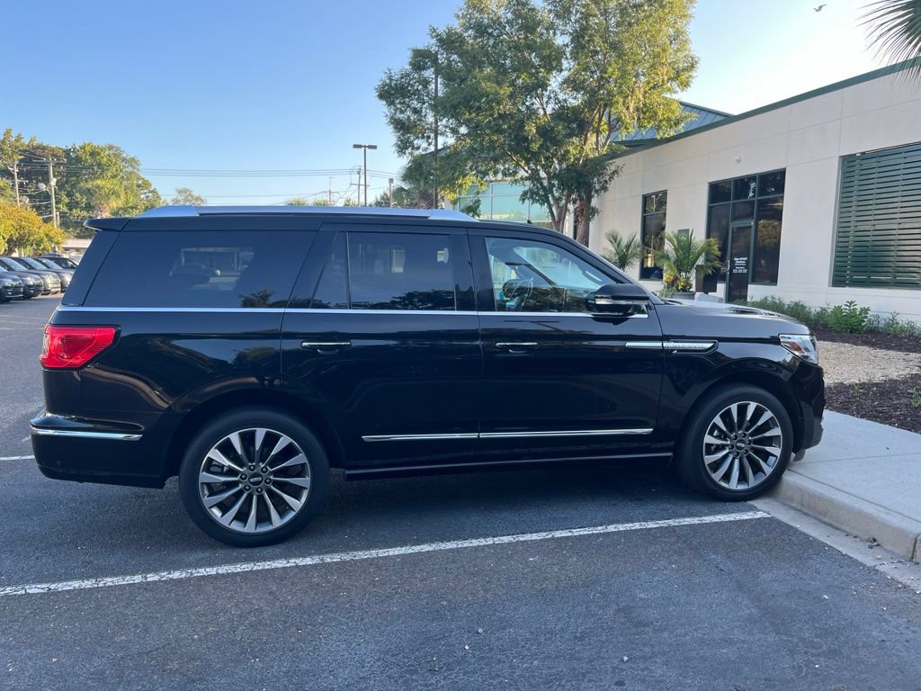 Used 2021 Lincoln Navigator Reserve w/ Luxury Package AWD/4WD image 5