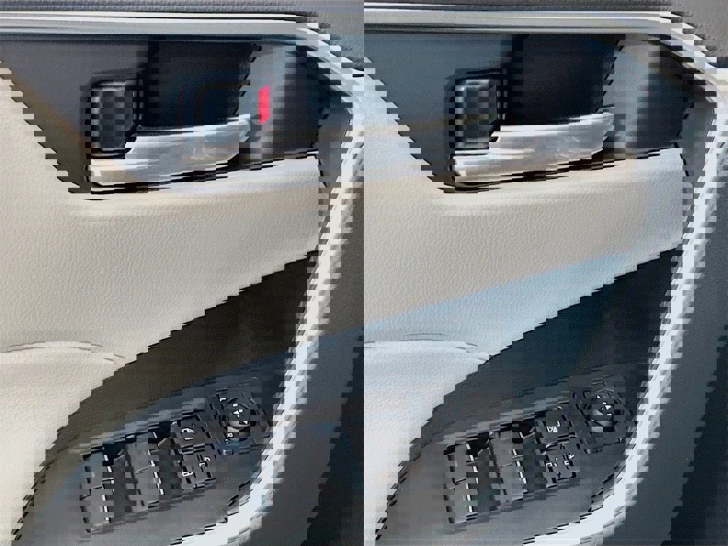 New 2025 Toyota RAV4 XLE image 17