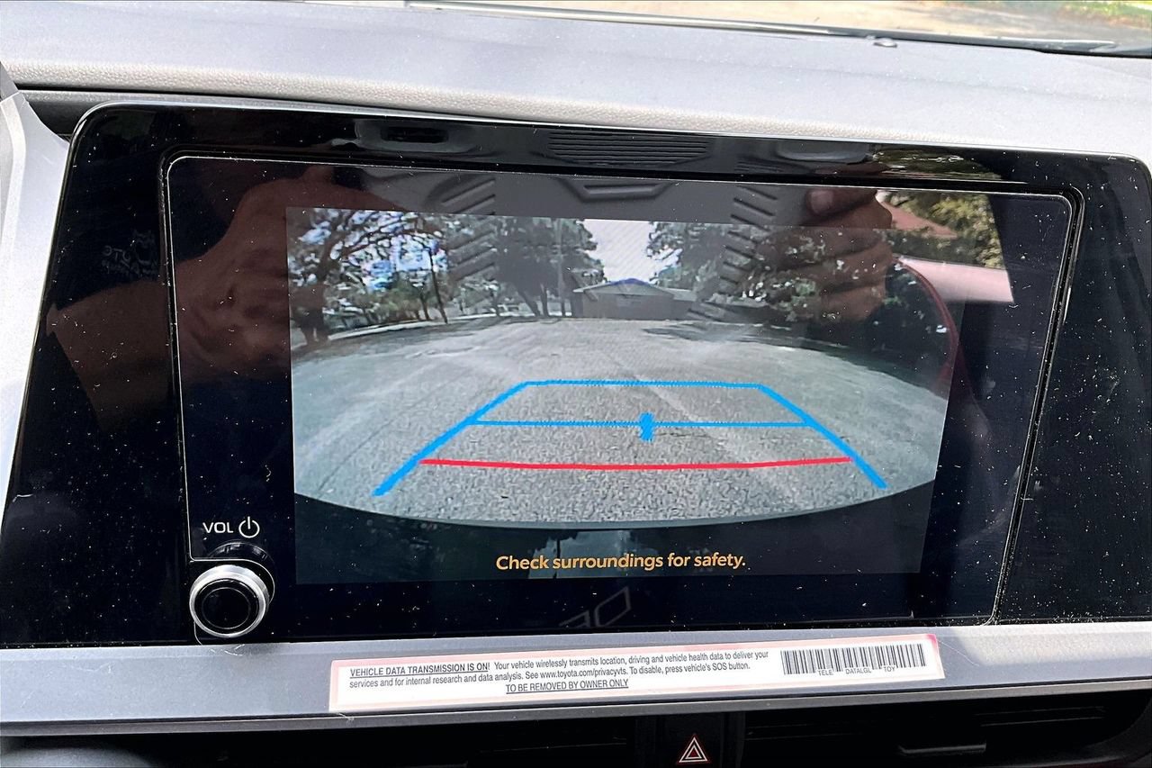 Used 2024 Toyota Prius Prime FWD image 13