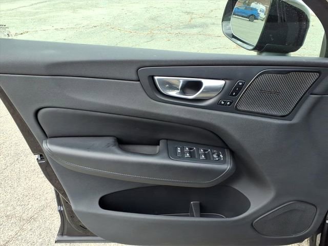 Used 2024 Volvo XC60 B5 Plus AWD/4WD image 21