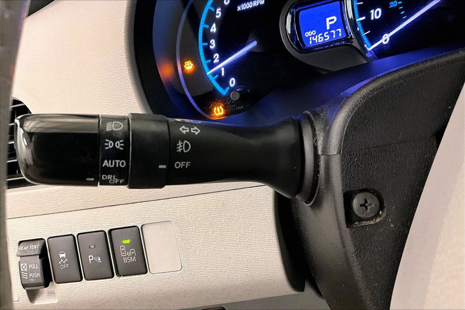 Used 2014 Toyota Sienna XLE image 32