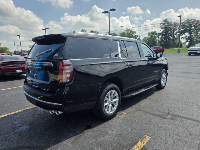 Used 2024 Chevrolet Suburban Premier AWD/4WD image 17