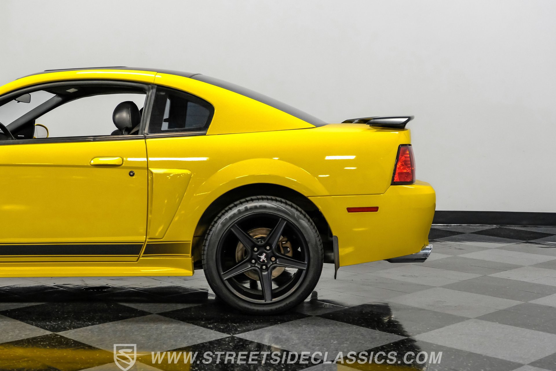 Used 2003 Ford Mustang Mach 1 RWD image 23