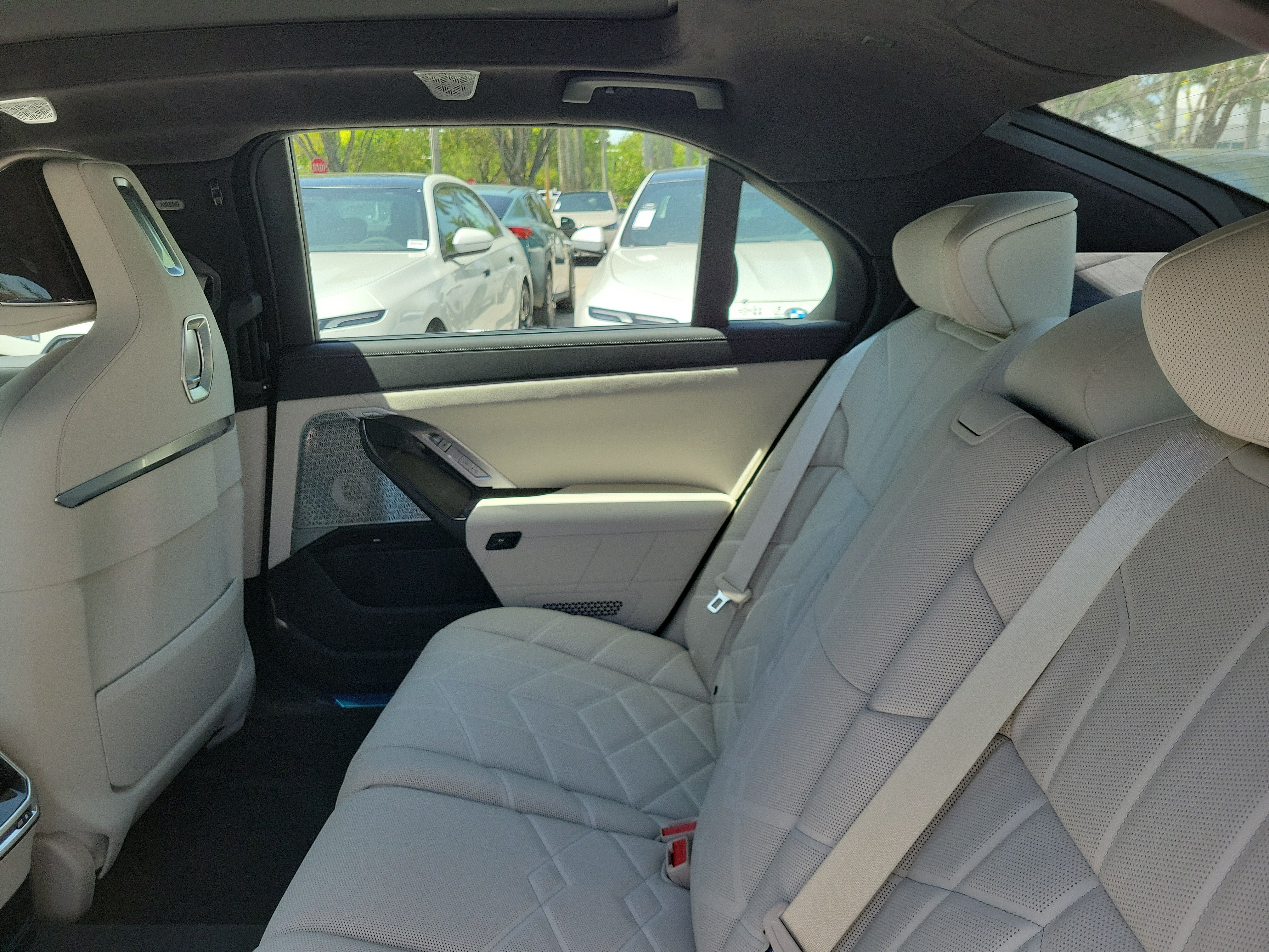 New 2026 BMW 760i xDrive w/ Executive Package AWD/4WD image 8