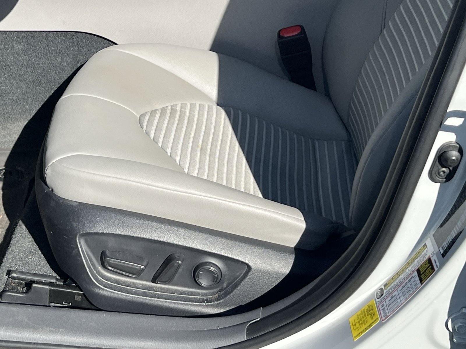 Used 2024 Toyota Camry SE w/ Cold Weather Package FWD image 12
