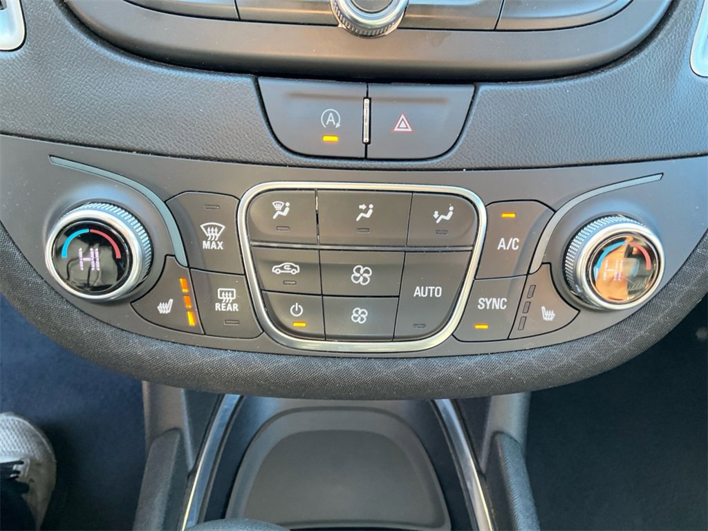 Used 2024 Chevrolet Malibu LT image 21