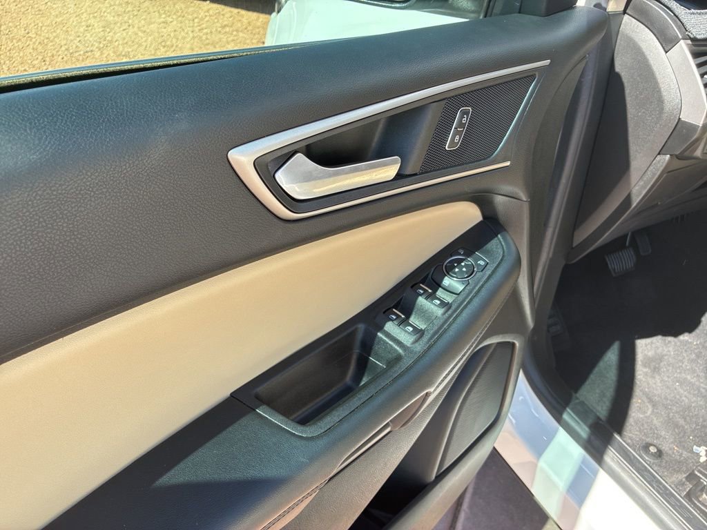 Used 2022 Ford Edge SEL w/ Convenience Package image 22