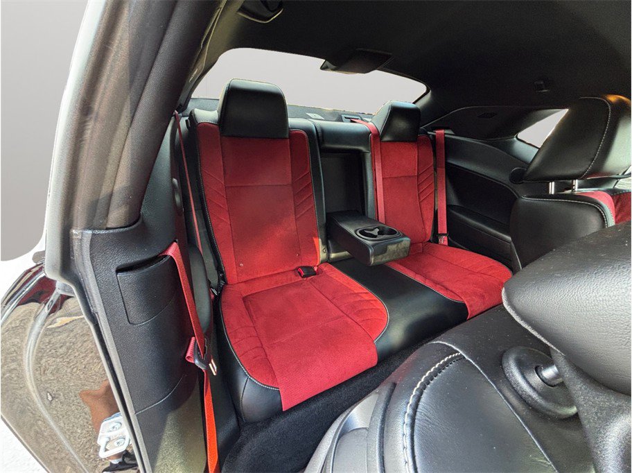 Used 2015 Dodge Challenger SRT Hellcat image 39
