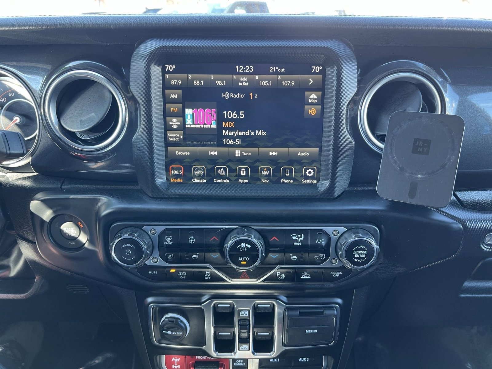 Used 2023 Jeep Wrangler Unlimited Rubicon 392 w/ Xtreme Recon 35" Tire Package AWD/4WD image 17