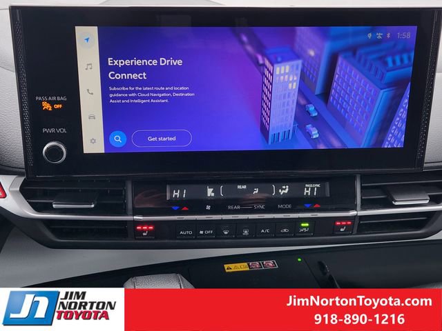 Used 2025 Toyota Sienna XLE image 19