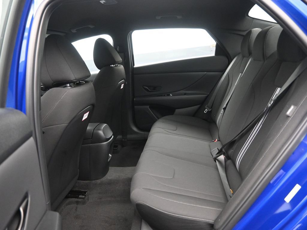 New 2025 Hyundai Elantra Sport image 29