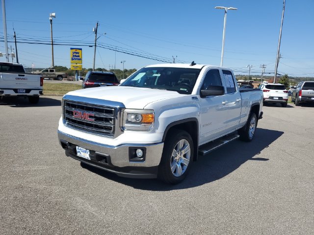 Used 2015 GMC Sierra 1500 SLE w/ SLE Value Package AWD/4WD image 2
