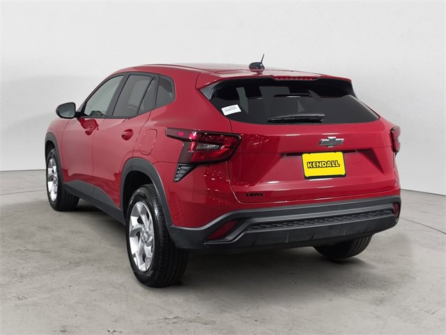 Used 2026 Chevrolet Trax LS w/ LS Convenience Package image 3