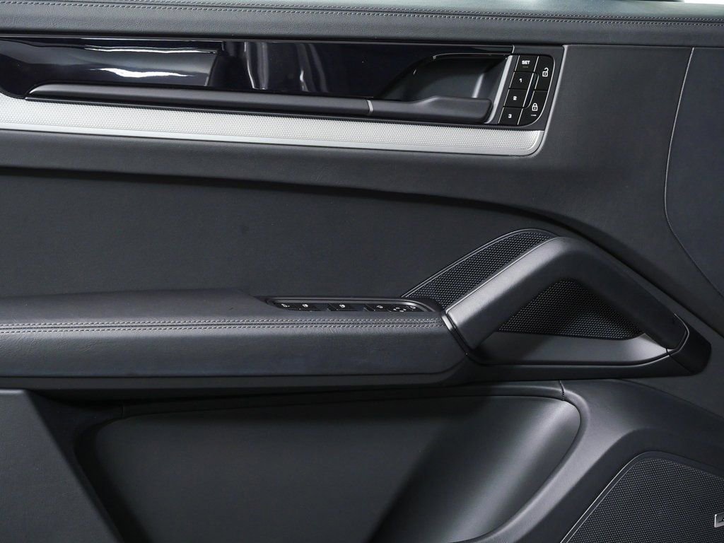 New 2026 Porsche Cayenne S image 6