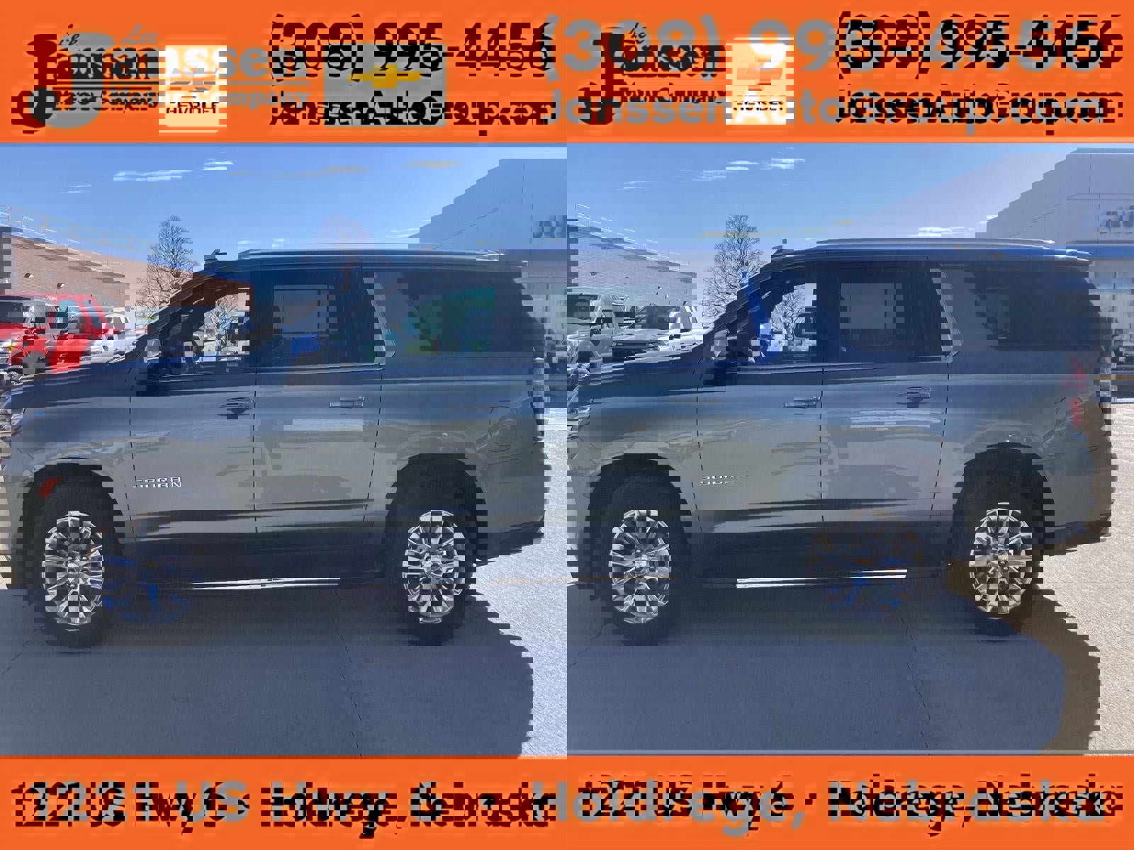 Used 2023 Chevrolet Suburban Premier image 1